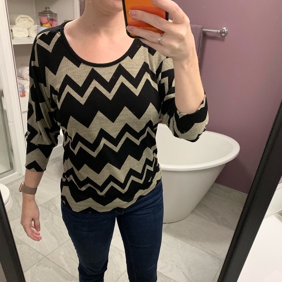 Small Suzy Shier blouse - Picture 2 of 5